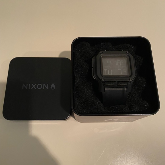 Nixon Regulus Watch - Picture 2 of 3